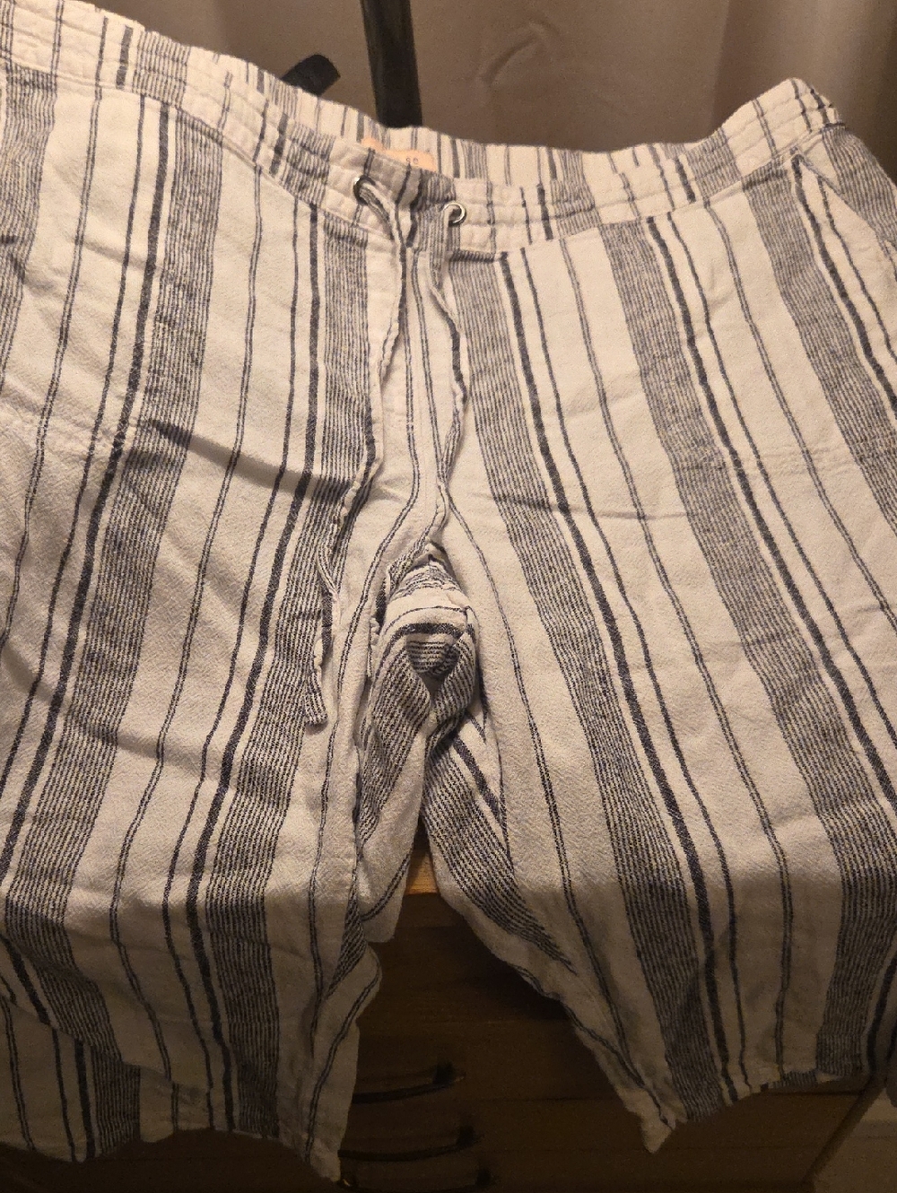 Linen drawstring capris